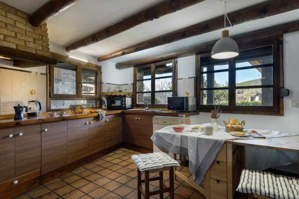 Alojamiento La Atalaya De Araguas Araguás del Solano Extérieur photo